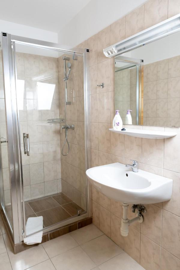 Liszt Apartman ペーチ エクステリア 写真